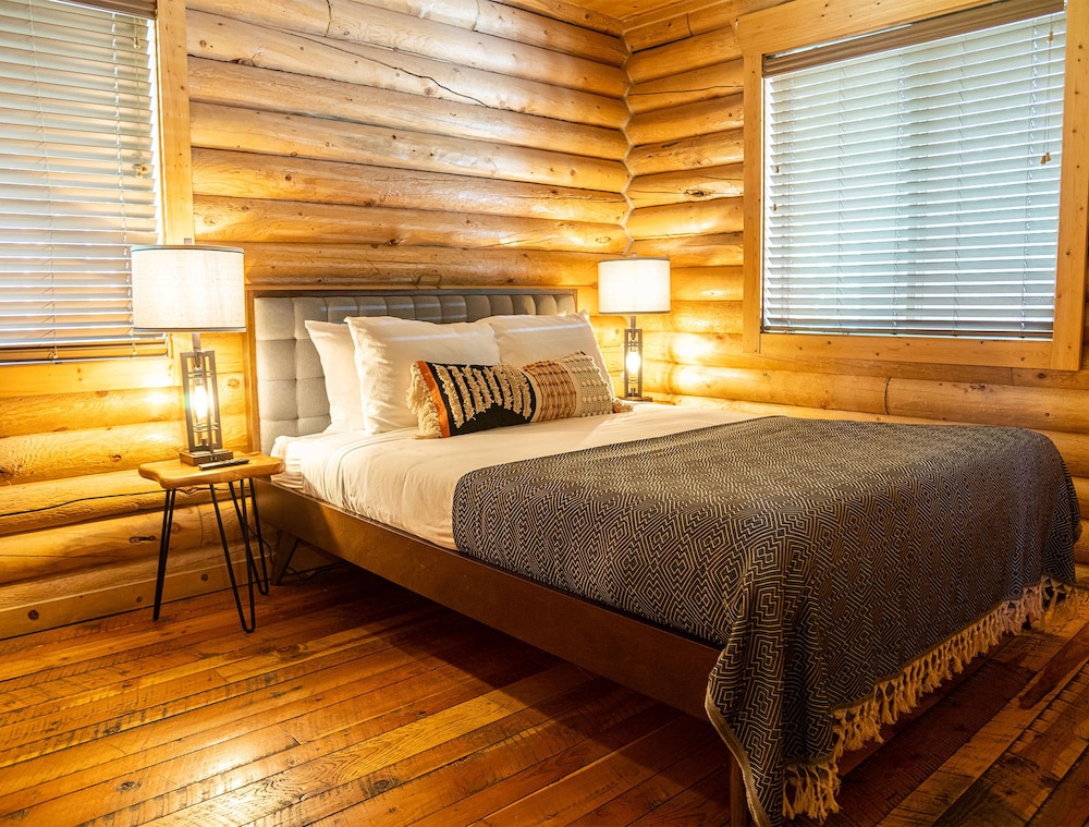 One Bedroom Cabin