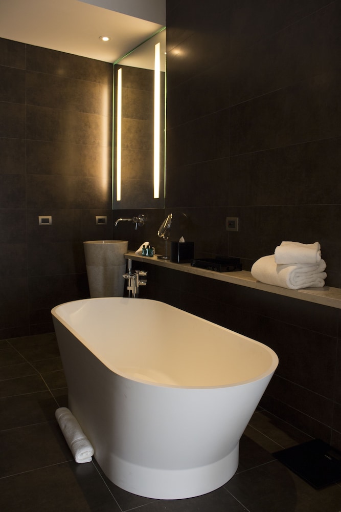 Superior Room, 1 Queen Bed, City View
