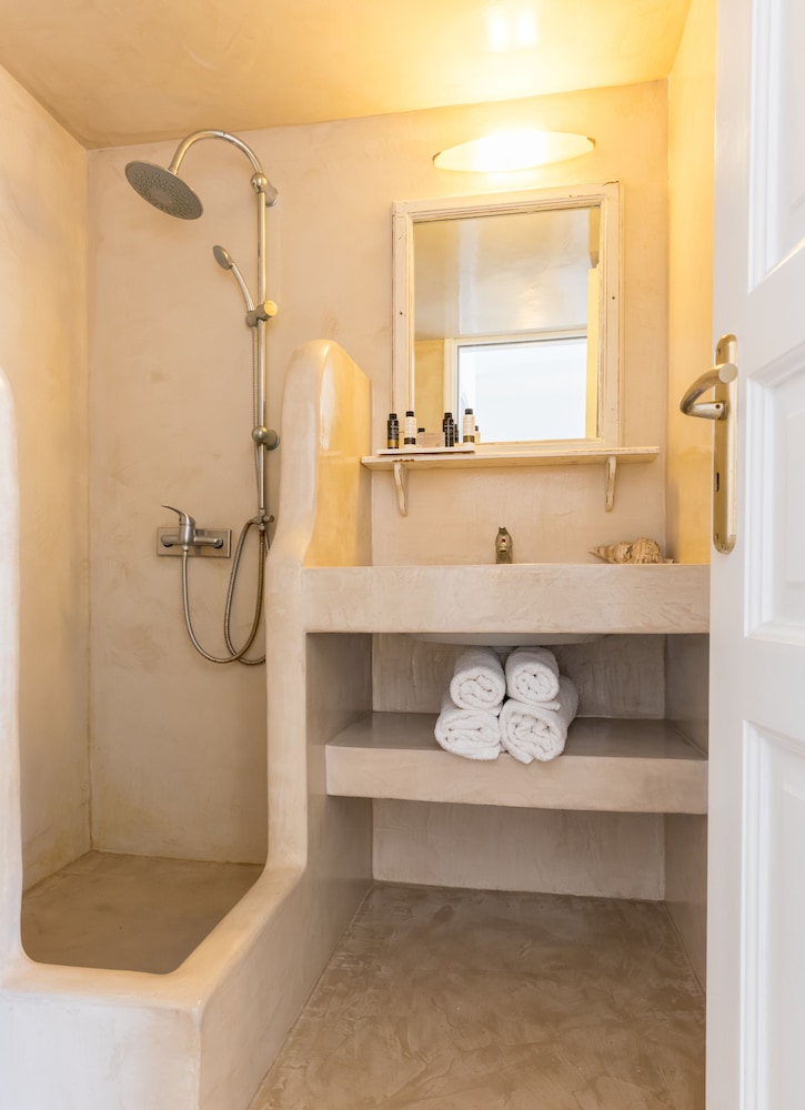 Deluxe Dome With Private Balcony With Sea View - Photo 5
