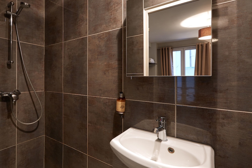 Triple Room, Private Bathroom photo 3