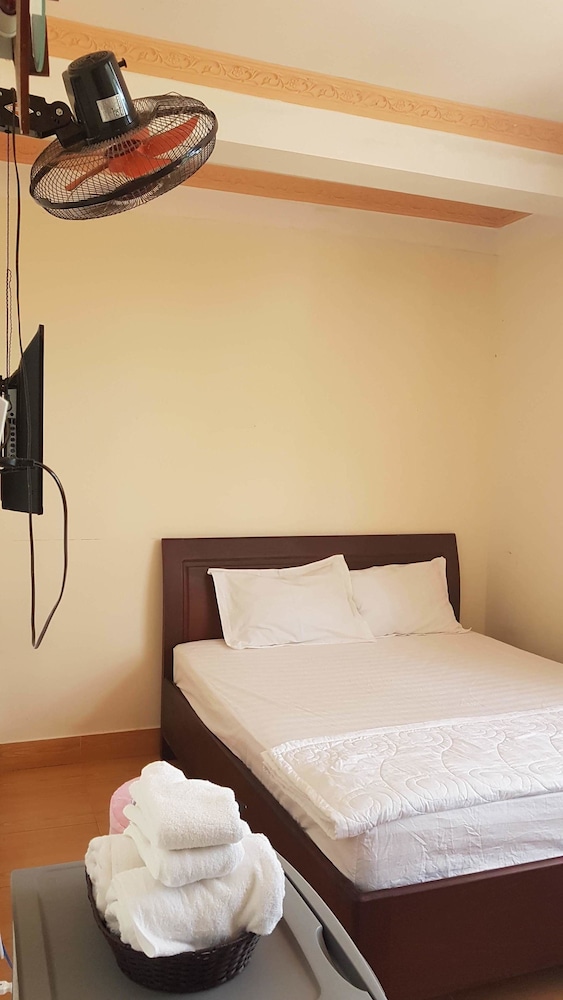Double Room (With Fan) photo 3