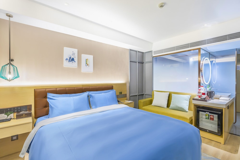 Comfort Room, 1 King Bed photo 2