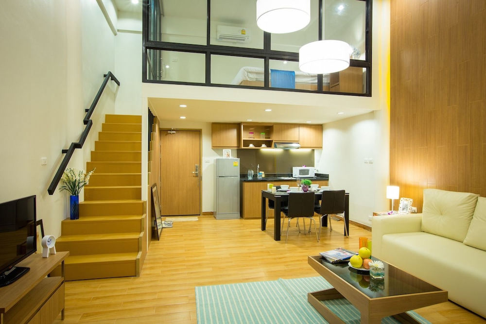 Duplex, 1 King Bed, Non Smoking, Kitchen photo 2