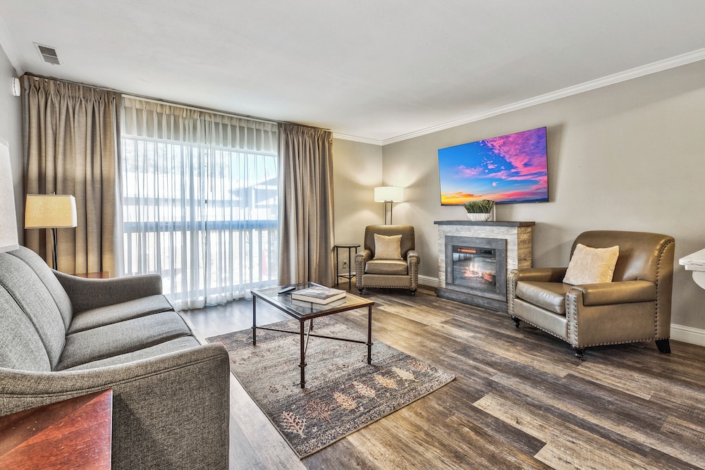Deluxe Suite, 2 Bedrooms - Photo 1