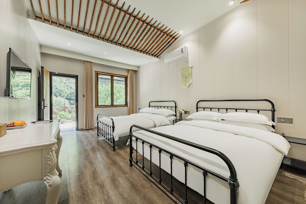 Elite Twin Room, Hill View