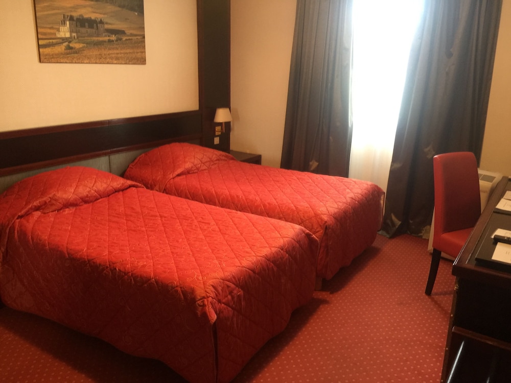 Twin Room - Photo 3