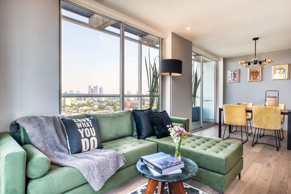 Apartment with Panoramic Balcony - Photo 1