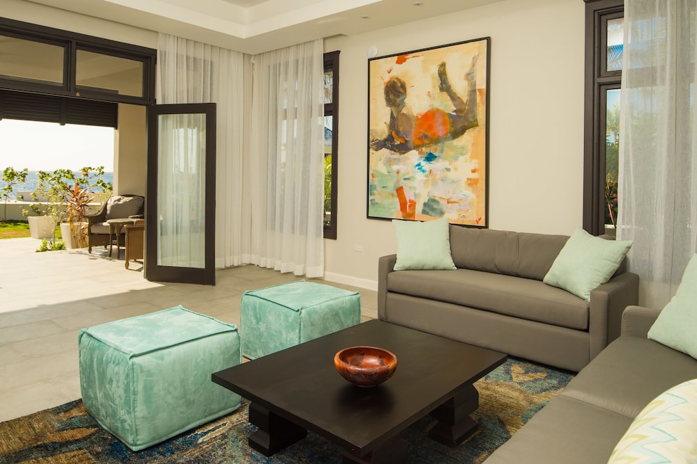 One-Bedroom Ocean View Villa photo 3