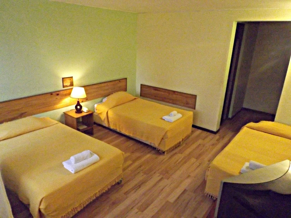 Triple Room, 3 Twin Beds photo 3