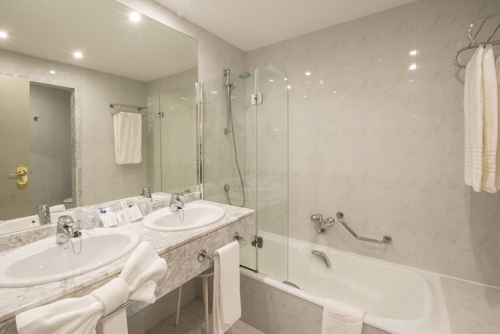 Standard Double Room Single Use, 2 Twin Beds, Sea View