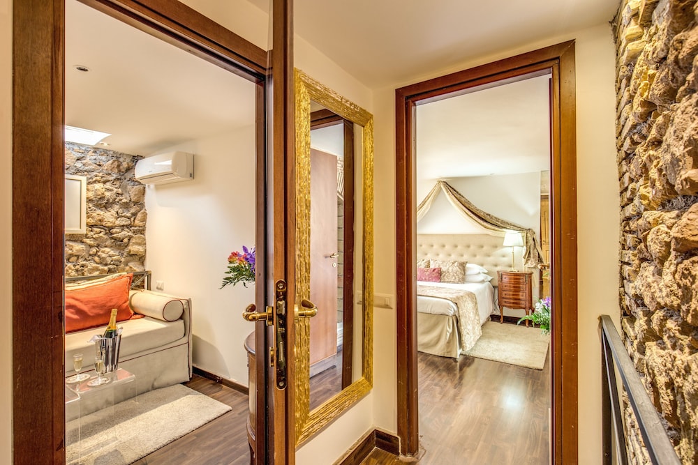 Deluxe Suite, City View photo 2