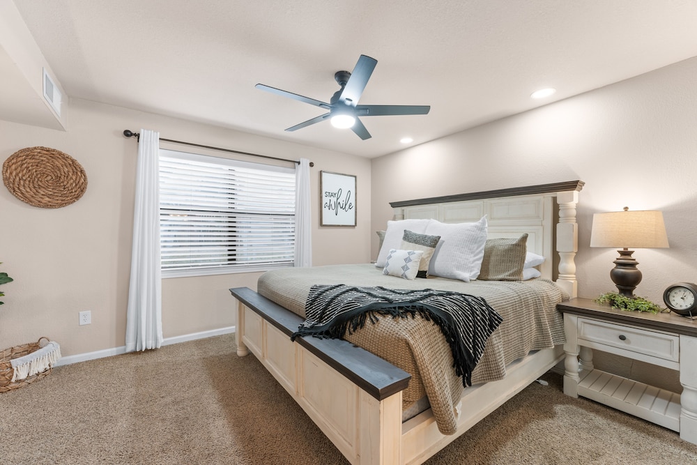 Condo, 2 Bedrooms