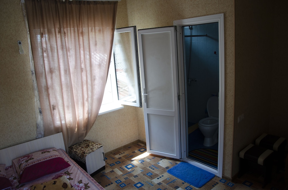 Superior Triple Room, 1 Double Bed With Sofa Bed, Private Bathroom photo 2