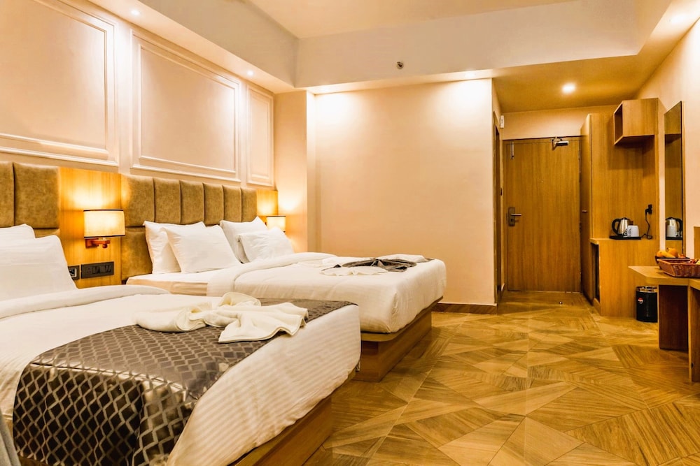 Superior Triple Room, City View