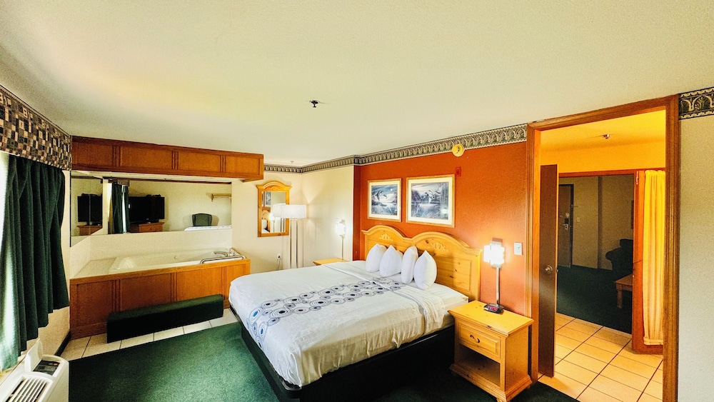 King Whirlpool Suites photo 1