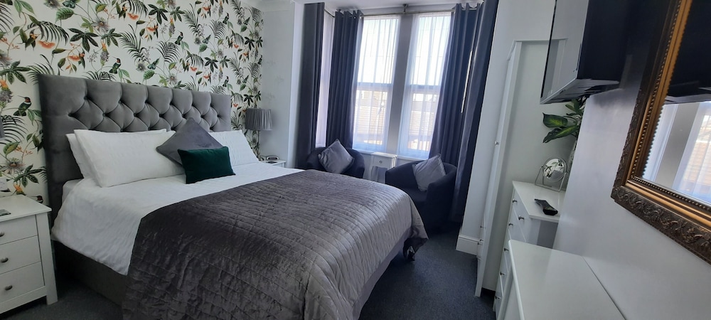Double Room, 1 King Bed, Garden View photo 1