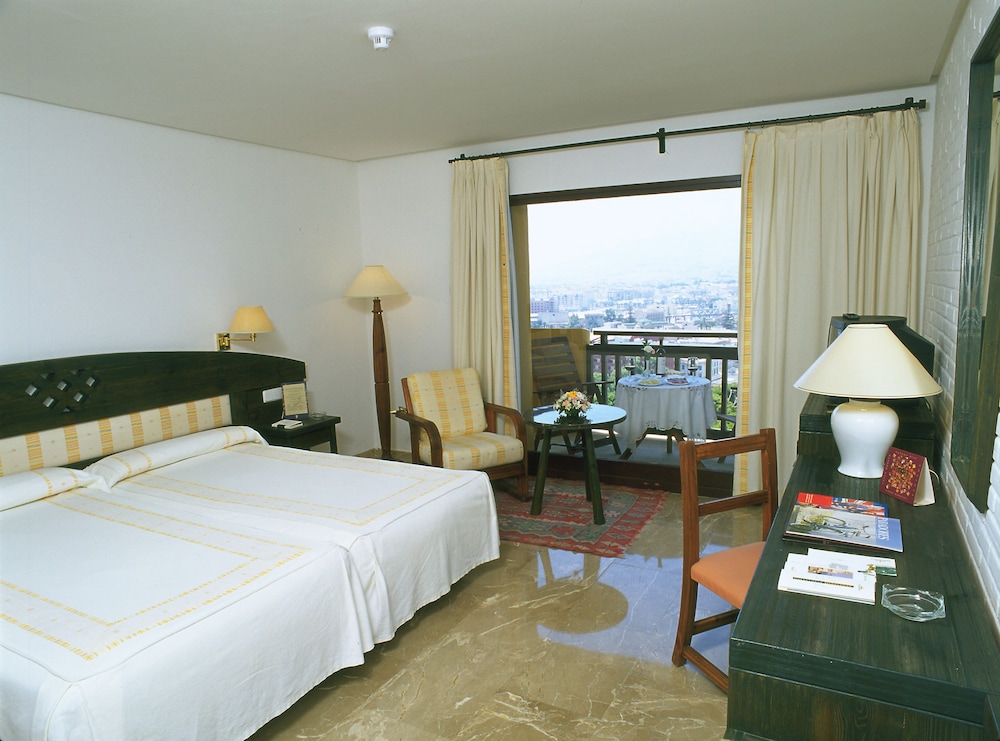 Standard Twin Room photo 3