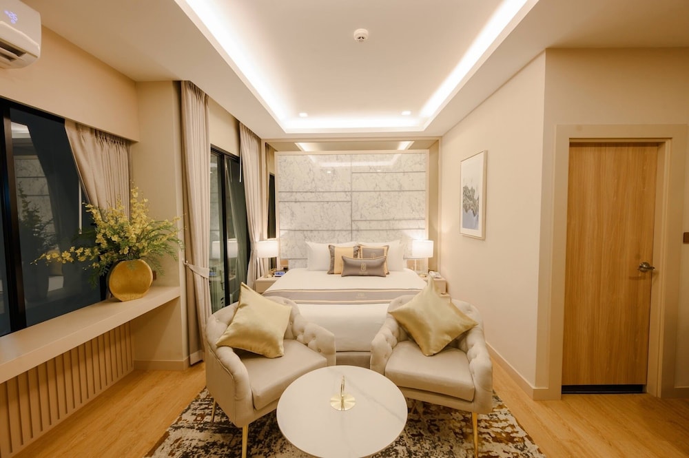 Suite, 1 King Bed