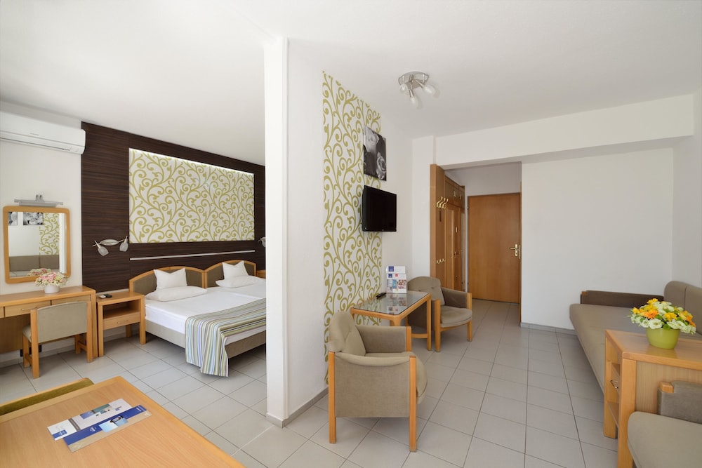 Executive Apartment, Lake View - Photo 1