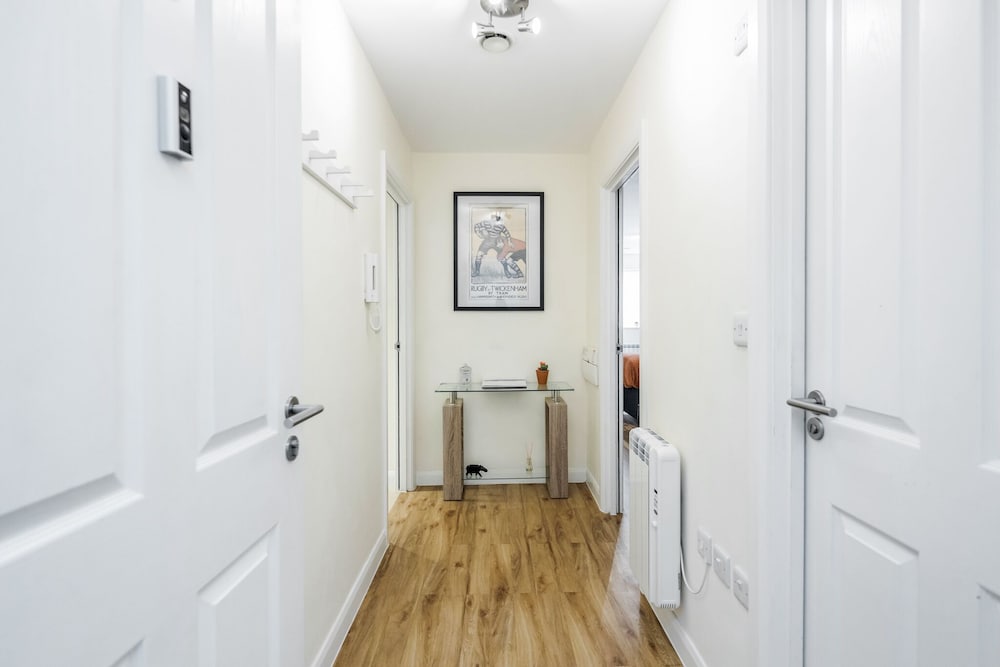 Luxury Apartment, Private Bathroom photo 3