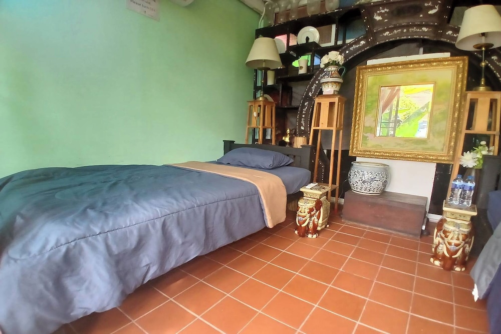Twin Room, Shared Bathroom, Ground Floor photo 3