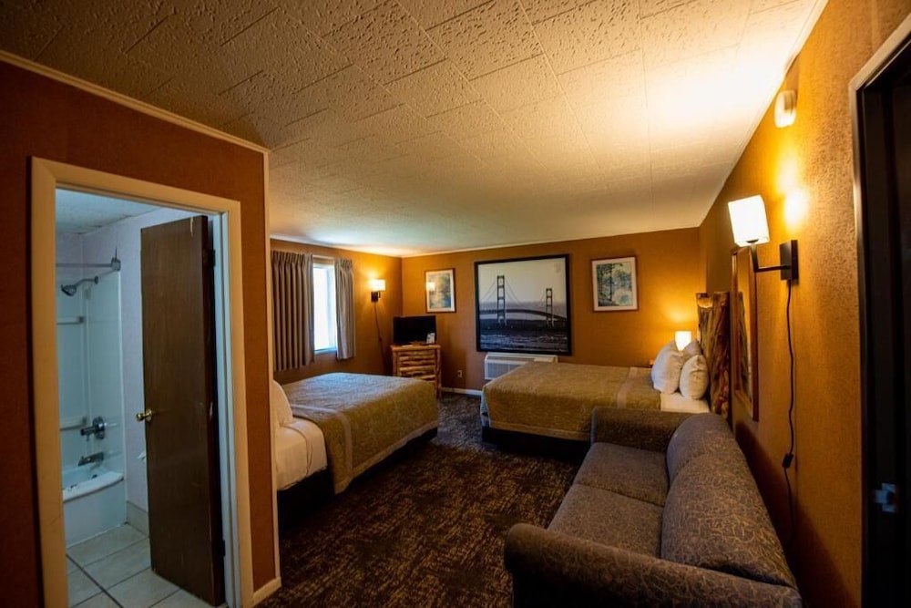 Suite, 2 Bedrooms, Non Smoking (Courtside) - Photo 3