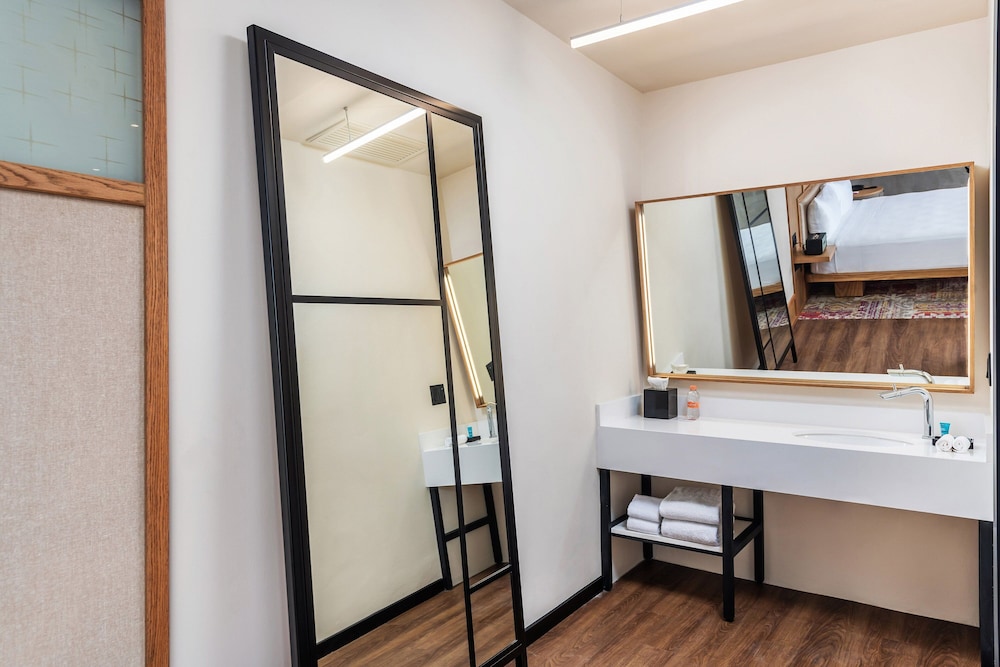 aloft, Room, 1 King Bed, City View