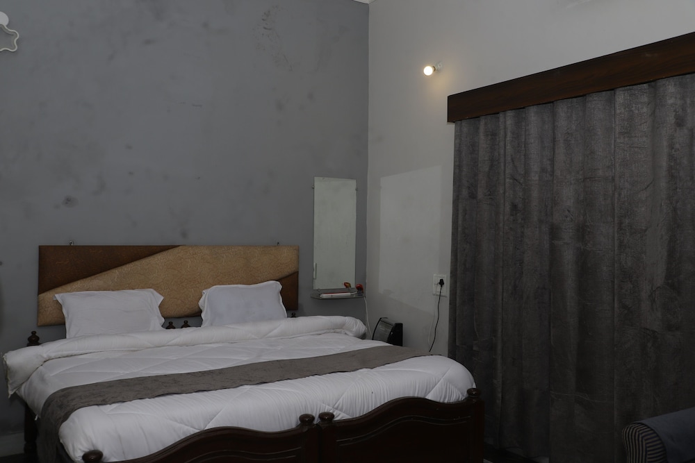 Deluxe Room with Garden View