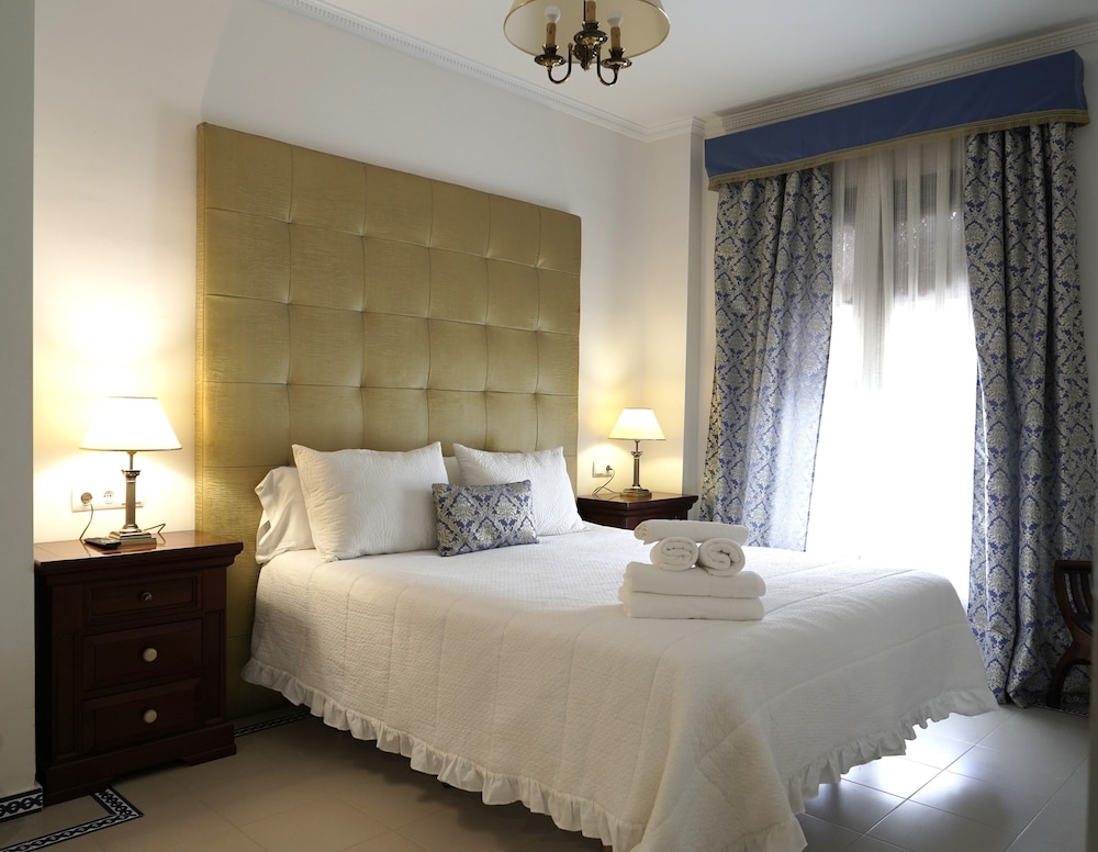 Royal Room, City View
