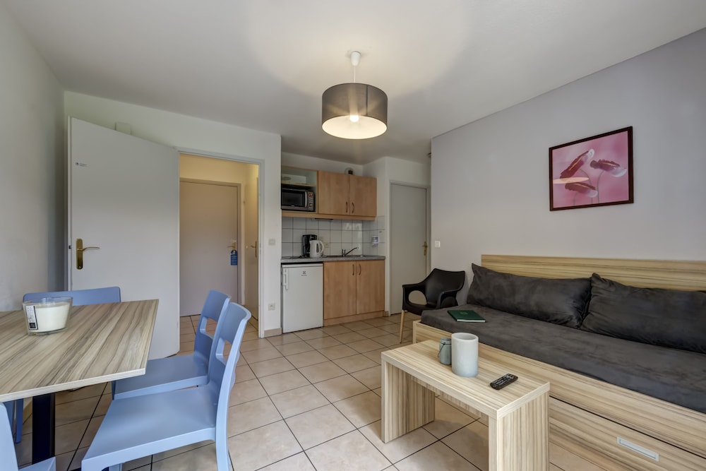 Apartment - Photo 1