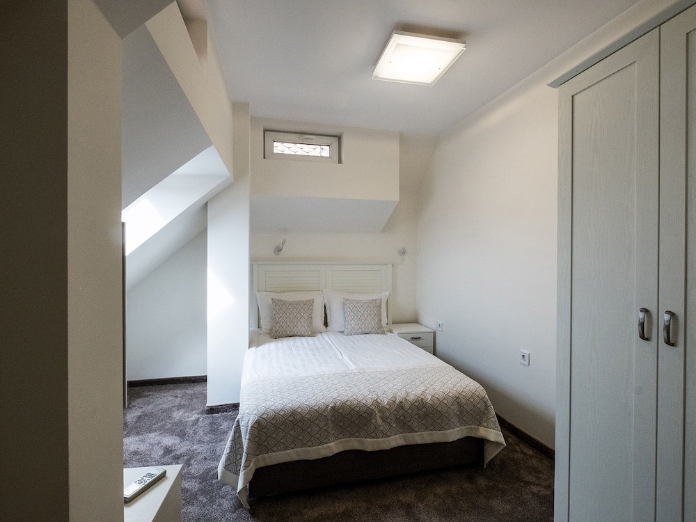 Economy Double Room photo 1