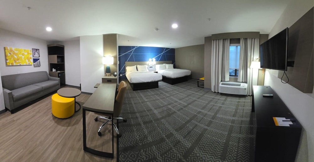 Suite, 2 Queen Beds, Non Smoking - Photo 1