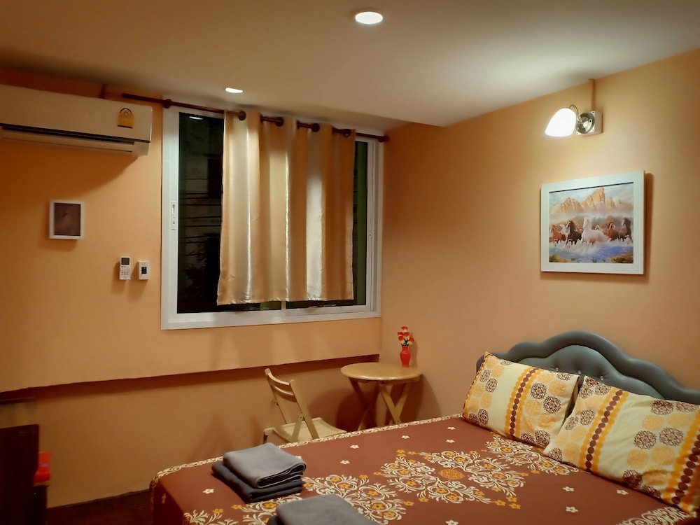 Standard Room (Brown) photo 2