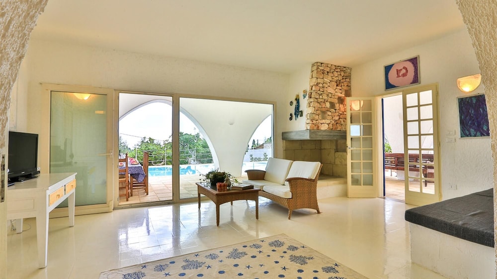 Villa photo 1