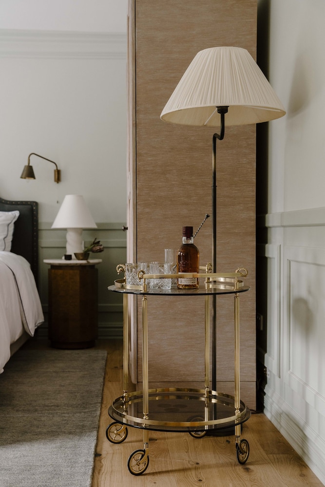 Manor Suite photo 3