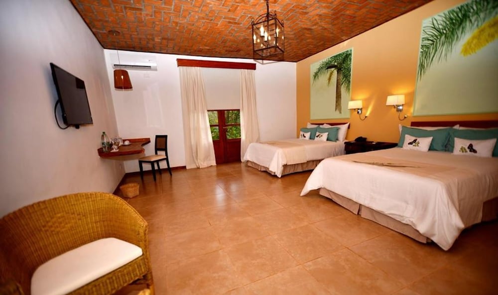Double Room, 2 Queen Beds photo 2