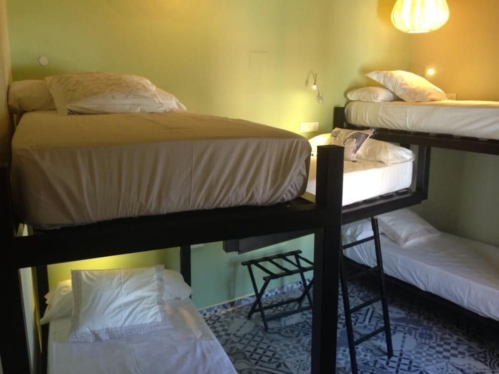 Dormitorio compartido, Dormitorio mixto