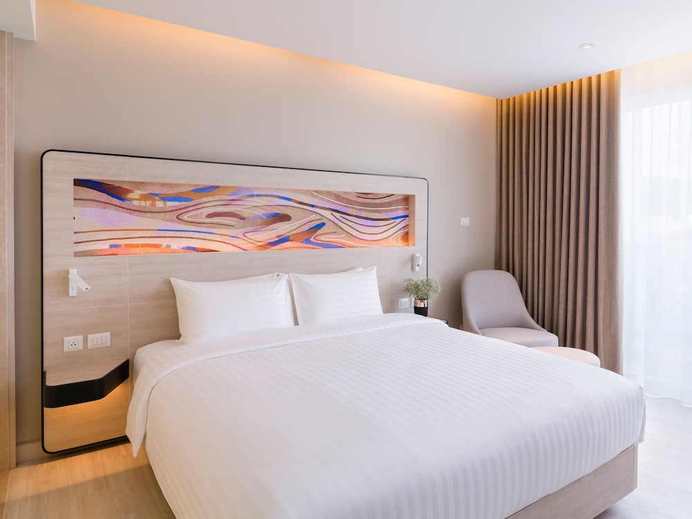 Superior Room, 1 King Bed photo 1