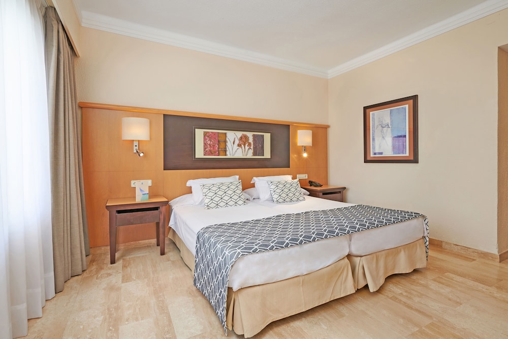Double Room, Balcony, Sea View photo 2