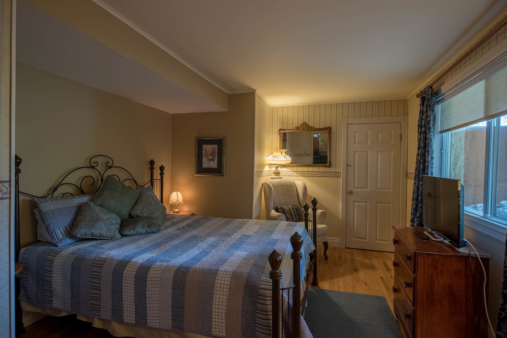Standard Room, 1 Queen Bed photo 1