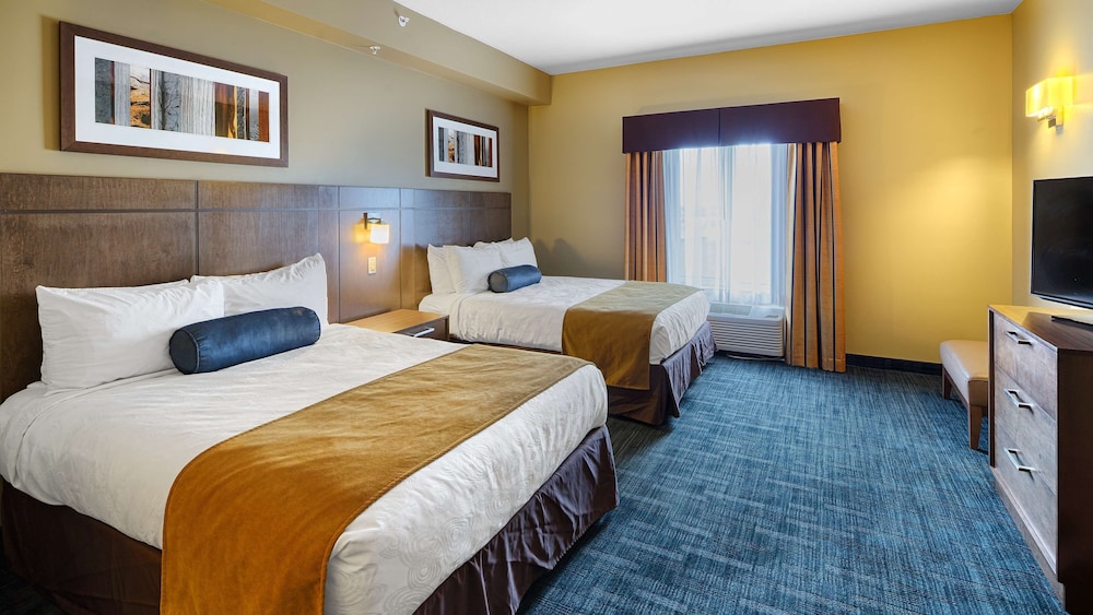 Suite, 2 Queen Beds, Non Smoking, Refrigerator & Microwave (with Sofabed)