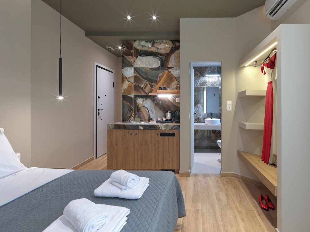 Deluxe Suite, City View photo 2