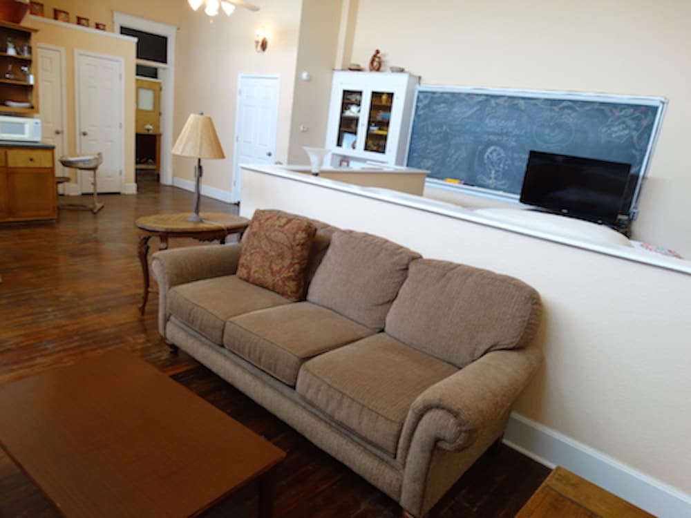 Orange Suite