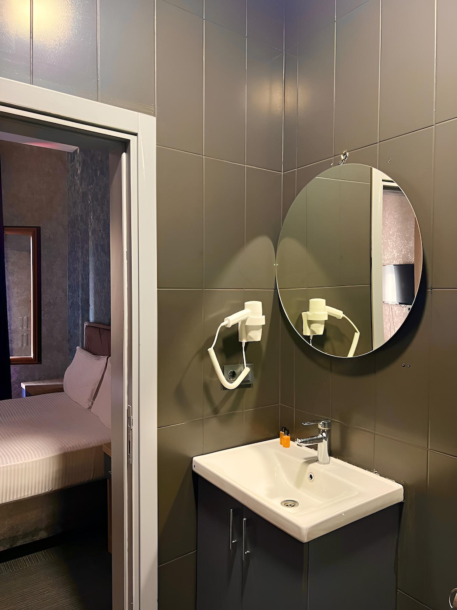 Luxury Double or Twin Room photo 2