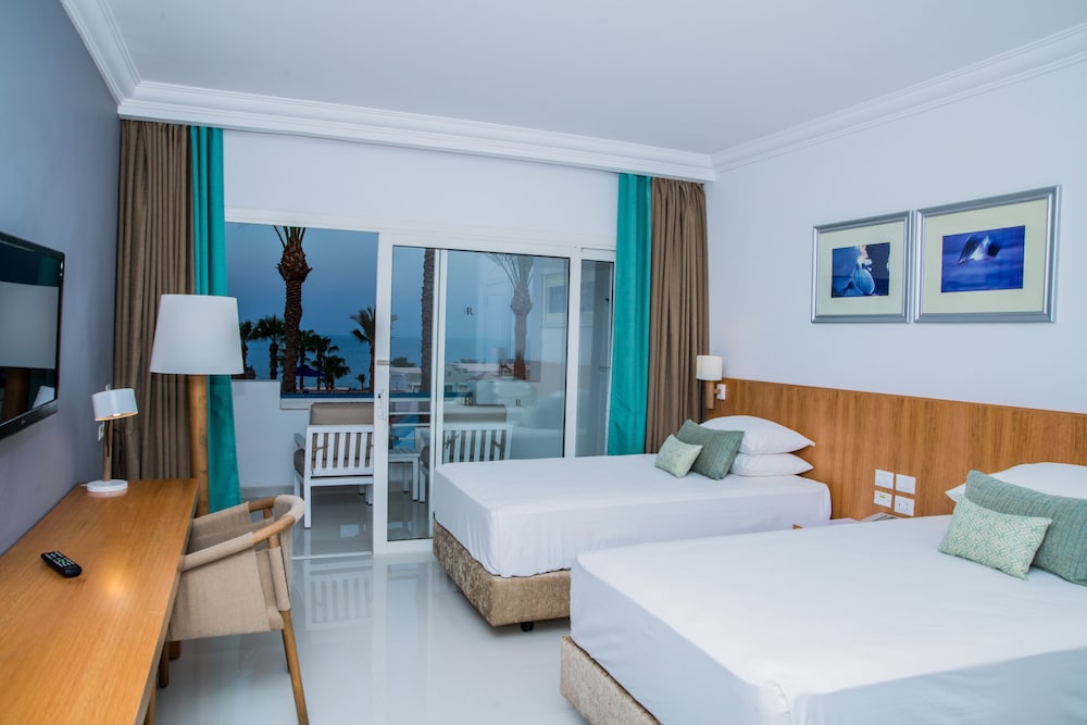 Premium Loft, 2 Twin Beds, Balcony, Sea View - Photo 3