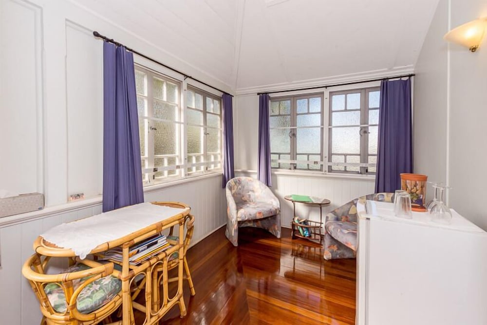 Standard Room, Non Smoking, Jetted Tub (Hanson room) photo 3