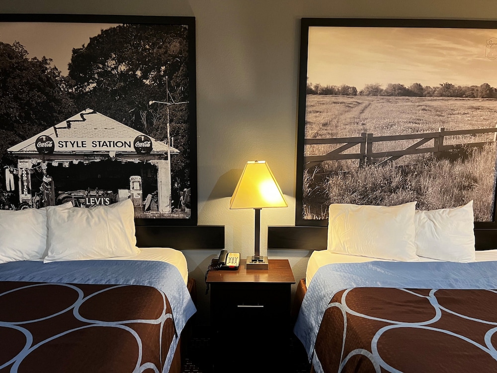 Room, 2 Queen Beds, Kitchen photo 2
