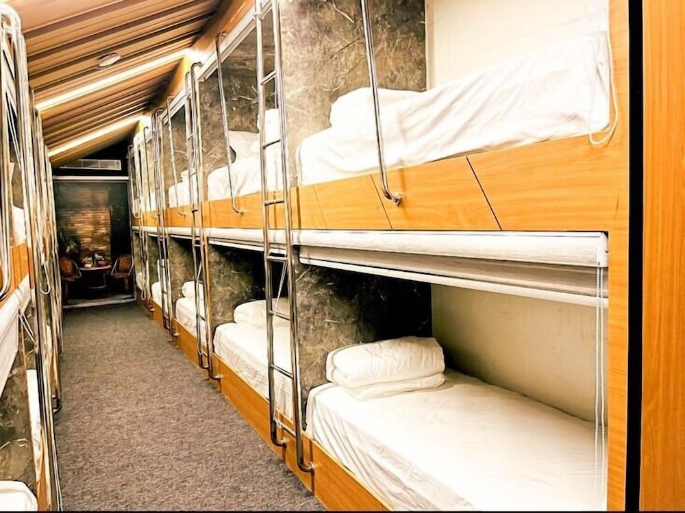 Basic Shared Dormitory, Women Only