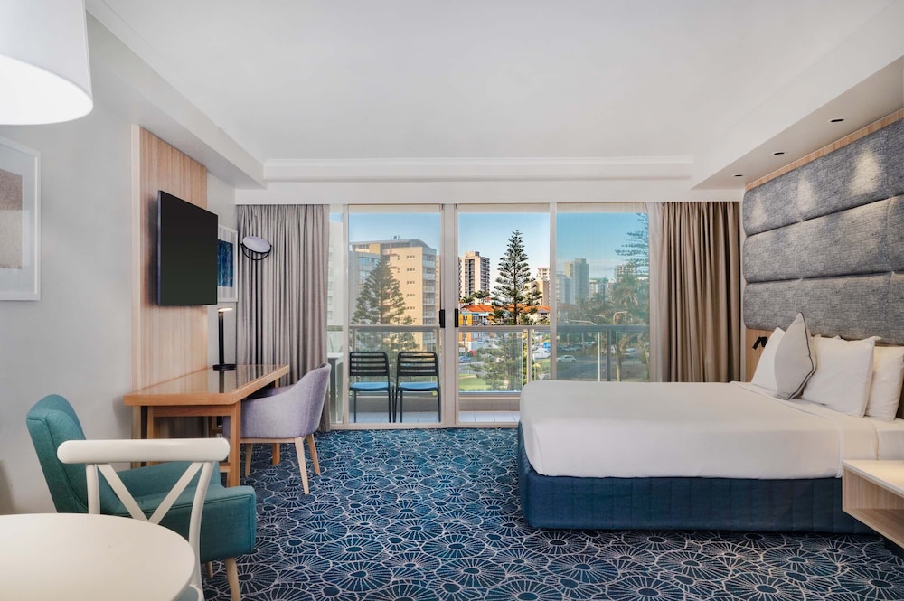 Suite, 1 King Bed - Photo 1