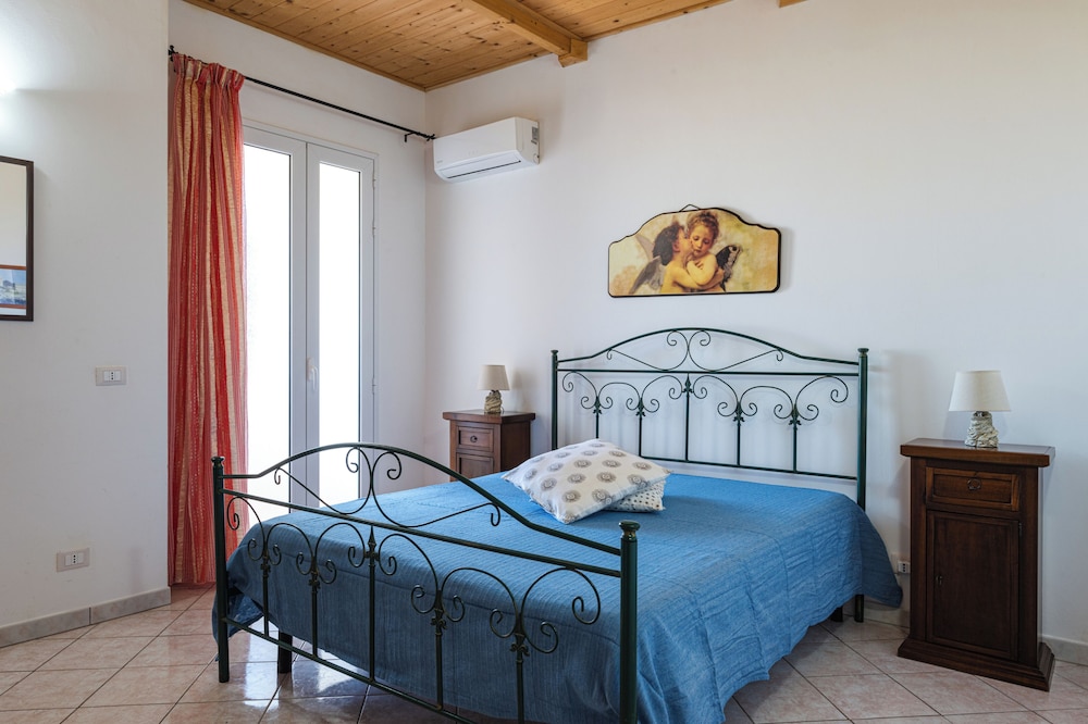 Room (BAIA DEI TURCHI) photo 1